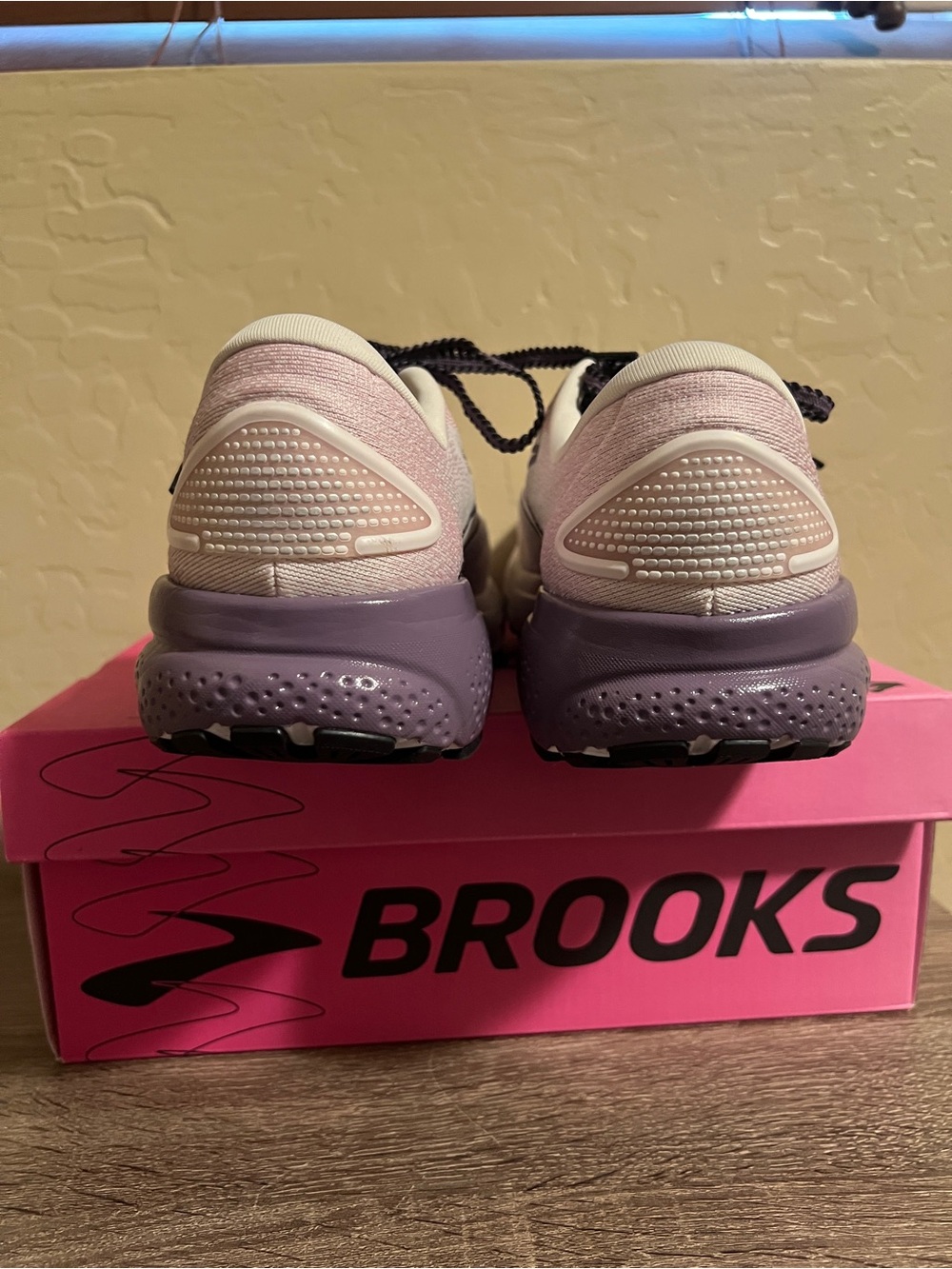 Brooks Ghost 16 Run Sneakers Empower Her Purple Lilac White Women’s 8.5 NIB - Picture 7 of 12